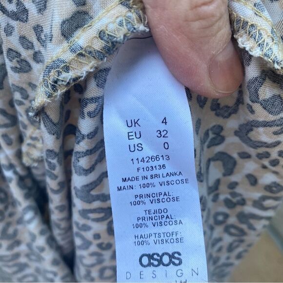 ASOS DESIGN plunge maxi dress in animal print size 0 - Picture 6 of 14